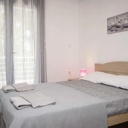 بيت للعطل Nektarios Garenias Kipoupoli *
