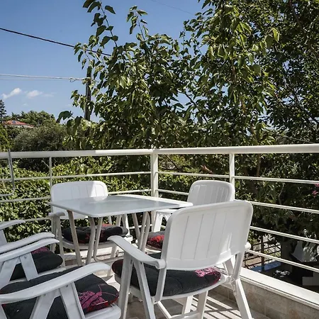 Nektarios Garenias Kipoupoli