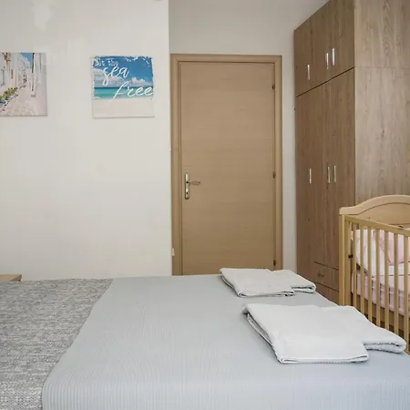 Nektarios Garenias Kipoupoli Semesterbostad